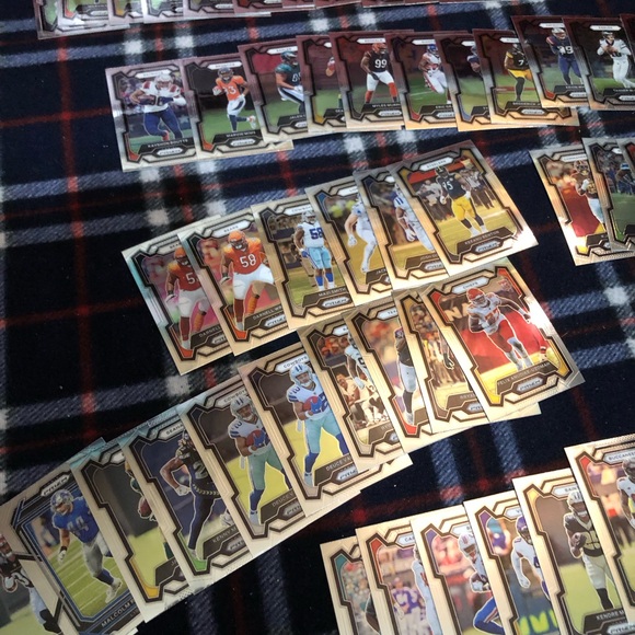 Assorted Sports Trading Cards Collection - Picture 14 of 16